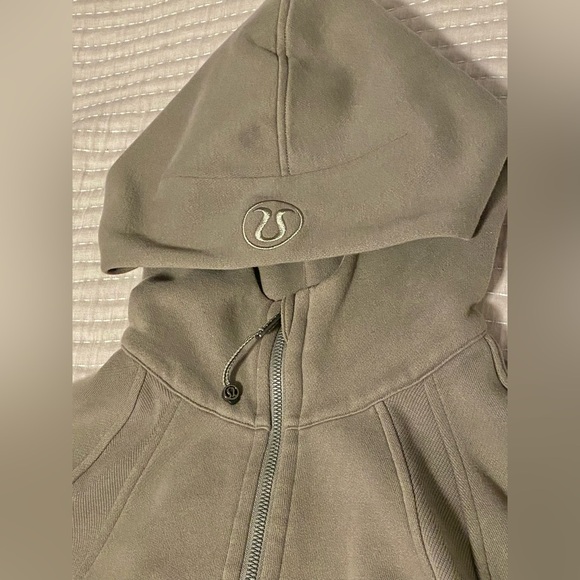 Lululemon Quarter Zip Scuba - Picture 3 of 4